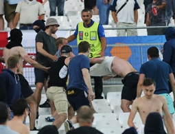 Консульство РФ: все 20 выдворенных из Франции россиян вылетели в Москву