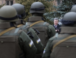 Порошенко пообещал бойцам Нацгвардии "обкатку боем"
