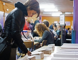 На досрочных выборах в Испании опросы прогнозируют победу Народной партии