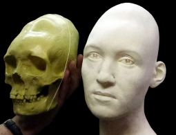 В Аркаиме воссоздали образ кочевницы-"инопланетянки"