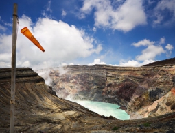 Из-за угрозы оползней на острове Кюсю в Японии эвакуируют 5,7 тысяч человек