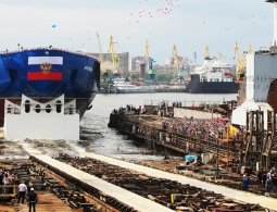 В Северной столице спущен на воду ледокол «Арктика»