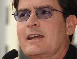 СМИ: актер Чарли Шин рассказал о связи с дочерью британского министра