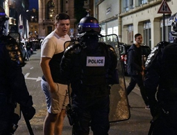 В Лионе английские фанаты подрались с французами. ВИДЕО