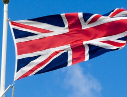 Эксперты: продукты и одежда в Британии подорожают в случае Brexit