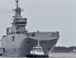 Приобретенный Египтом "Мистраль" принимает участие в своих первых учениях