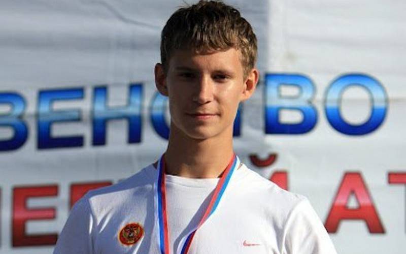 Брянский бегун Денис Огарков стал чемпионом России