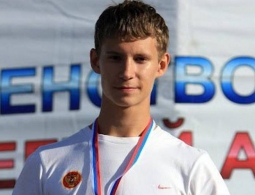Брянский бегун Денис Огарков стал чемпионом России