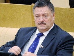 Брянский сенатор Калашников внес законопроект о продлении чернобыльских выплат до 2018 года