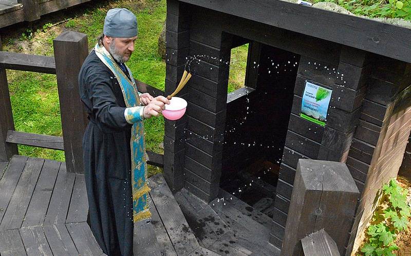 В заповеднике «Брянский лес» освятили родник