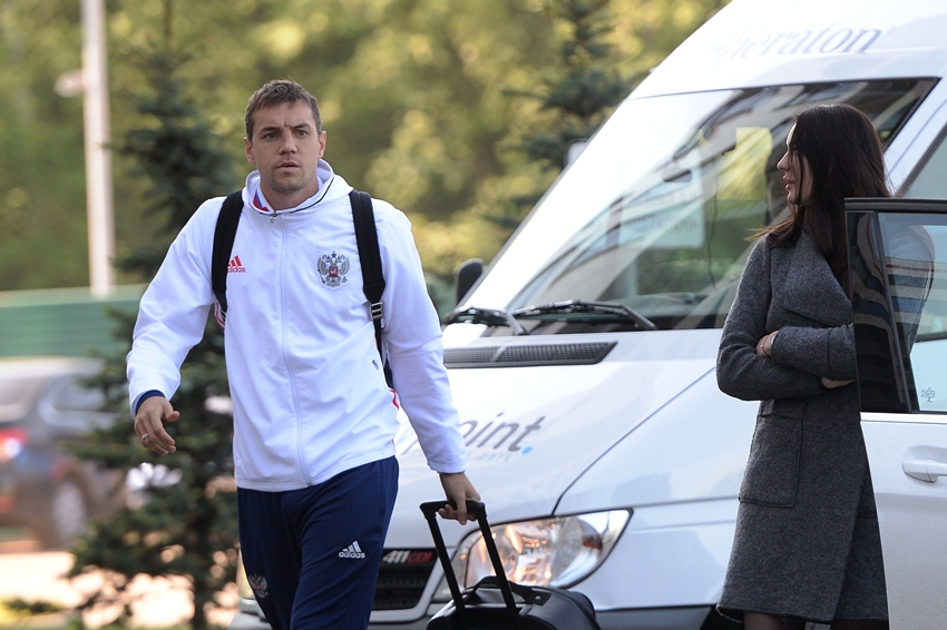 Российские футболисты прилетели в Москву
