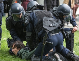 Профсоюзы Франции добились разрешения на манифестацию в Париже