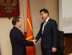 Мэр Брянска Макаров потерял одну позицию в медиарейтинге, глава Хлиманков устоял