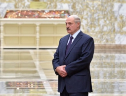 Лукашенко: Белоруссии и Западу придется преодолевать последствия санкций