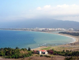 СМИ: пассажирский поезд сошел с рельсов на Тайване, есть пострадавшие