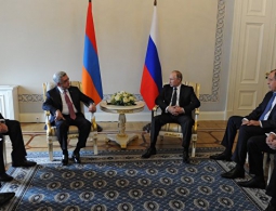 Баку, Ереван и Москва выступили за поэтапное решение конфликта в Карабахе