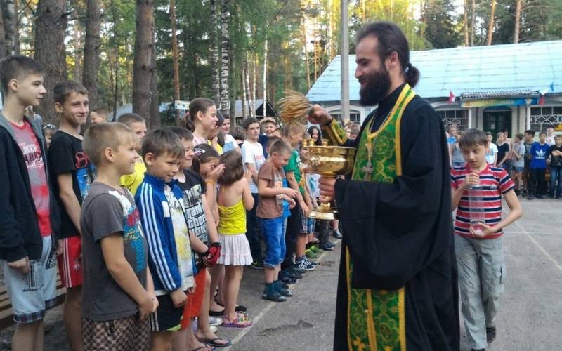 Православные активисты посетили брянские летние лагеря