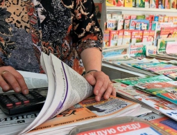 В Трубчевске двое парней ограбили продавца в киоске