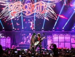 Легендарная группа Aerosmith заявила о распаде и прощальном туре