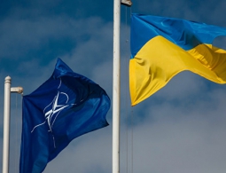 В Киеве заявили, что глава военного штаба НАТО пообещал Украине поддержку