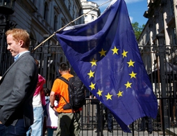 Евросоюз считает, что решение по Brexit привело к кризису в Британии