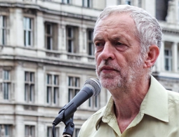 Британские лейбористы решат судьбу лидера партии Корбина