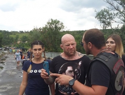 Американский боец Монсон посетил линию соприкосновения в Донбассе