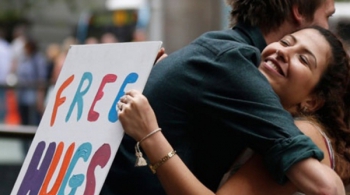 Подари объятия