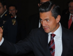 Президент Мексики пояснил сравнение Трампа с Гитлером и Муссолини