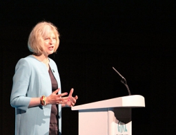 Британия в лице Терезы Мэй к осени может обрести вторую Маргарет Тэтчер