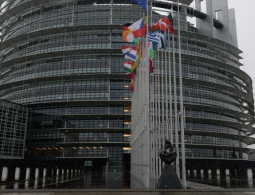 Европарламент отложил дебаты о конституционном кризисе в Польше