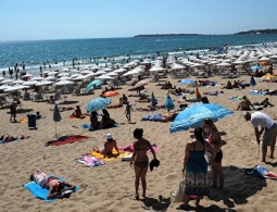 СМИ: Болгария увеличила количество полиции на морских пляжах