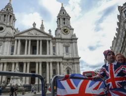 Британские парламентарии призвали к обороне от России и диалогу с ней