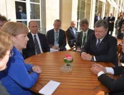 СМИ: лидеры "нормандской четверки" могут встретиться не раньше осени