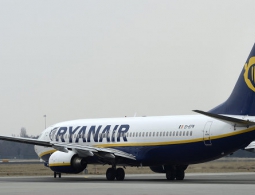 В шести аэропортах Германии провели обыски в офисах Ryanair