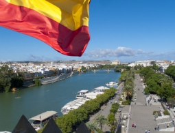 ВМФ Испании выставляет на продажу авианосец за 2,4 миллиона евро