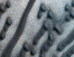 На поверхности Марса заметили "код из азбуки Морзе"