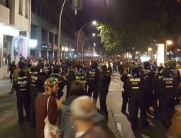 В ходе протестов в Берлине пострадали более 120 сотрудников полиции