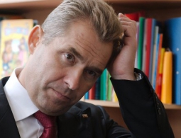 Астахов вернулся из отпуска, после которого должен покинуть свой пост