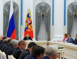 Путин поручил вывести из теневого бизнеса 30 млн россиян