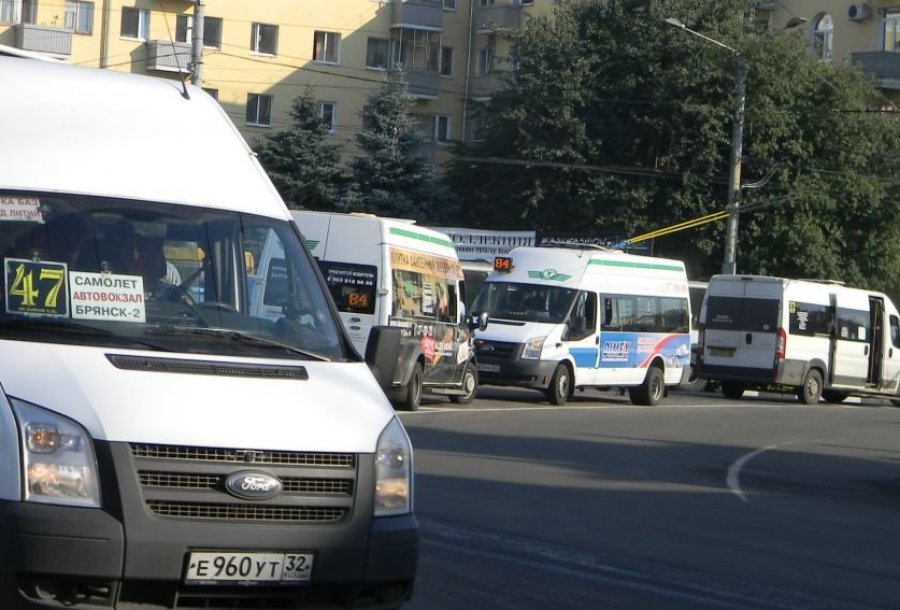 Брянская городская администрация согласовала новые расписания движения маршрутных такси