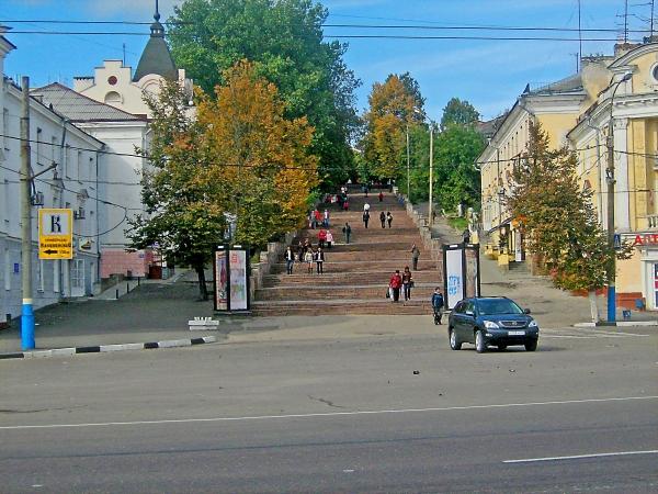 В Брянске обещают ремонт разрушенной лестницы к Набережной