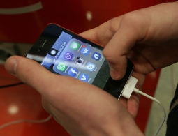 В приложении "ВКонтакте" на iOS снова можно будет слушать музыку