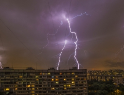 Гроза обрушилась на Москву и регионы Центральной России