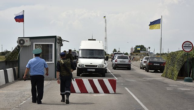 На границе с Украиной мужчина протаранил машину погранотряда