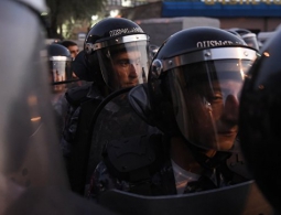 В Ереване произошли столкновения участников акции протеста с полицией