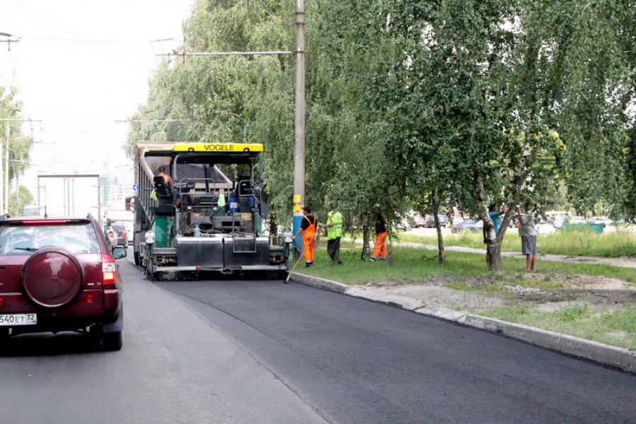 Жителей Брянска просят проконтролировать ремонт дорог