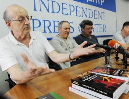 В квартире публициста Пионтковского проводятся обыски