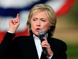 Представитель Клинтон обвинил российских хакеров в помощи Трампу
