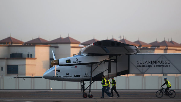 Солнцелет Solar Impulse 2 завершил кругосветное путешествие в Абу-Даби